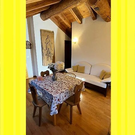 Chalet Blanc "La Mansarda" Courmayeur Bagian luar foto