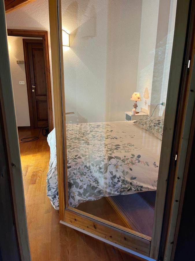 Chalet Blanc "La Mansarda" Courmayeur Bagian luar foto